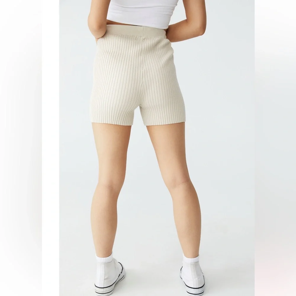 Knit short‎ Maxie soft sand color size S